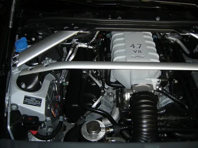V8-Motor eines Aston Martin