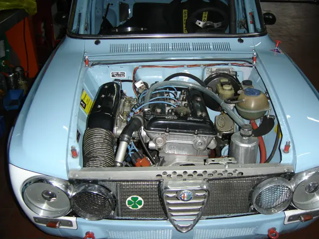 Motorraum eines Alfa Romeo