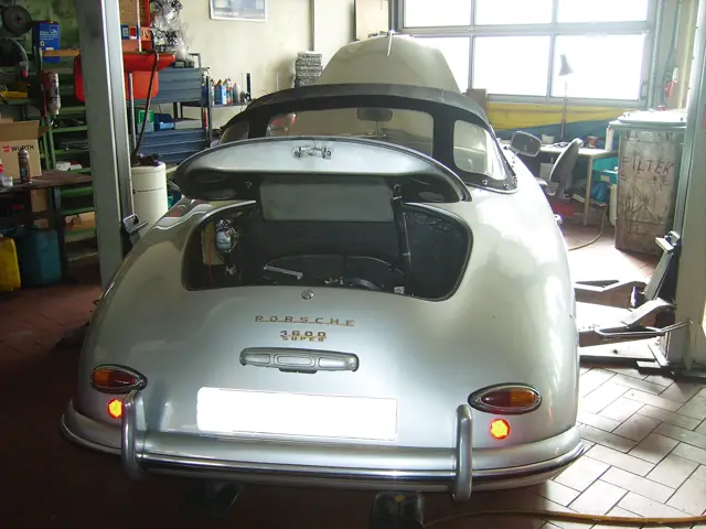 Porsche 356 Speedster in der Werkstatt