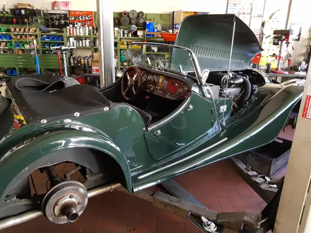 Morgan mit Holzarmaturenbrett