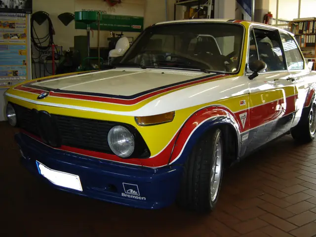 BMW 02 in Rennlackierung