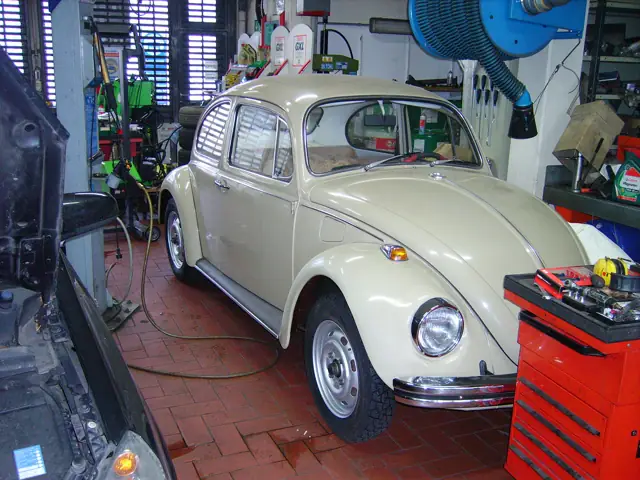 VW Käfer in der Werkstatt